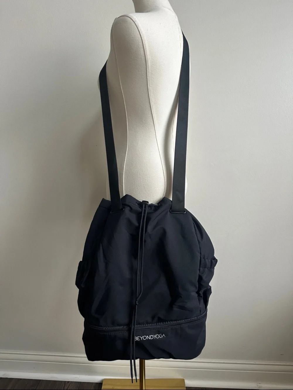 Beyond Yoga‎ Convertible Gym Bag Backpack Black NWT Athletic Workout Crossbody